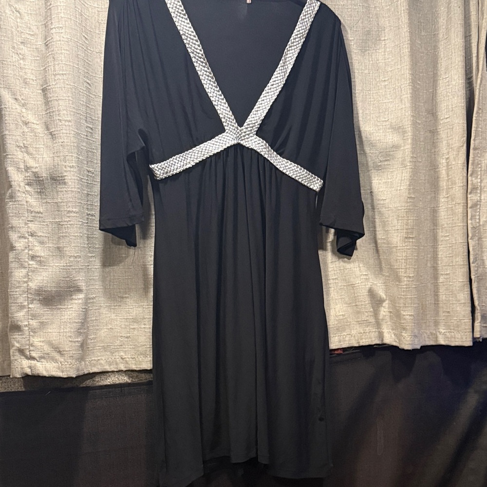Elegant Black Dress with Silver Accents M